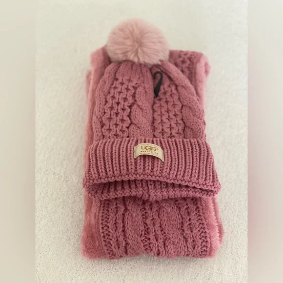 UGG | Accessories | Ugg Knitted Hat And Infinity Scarf Set  display picture 3